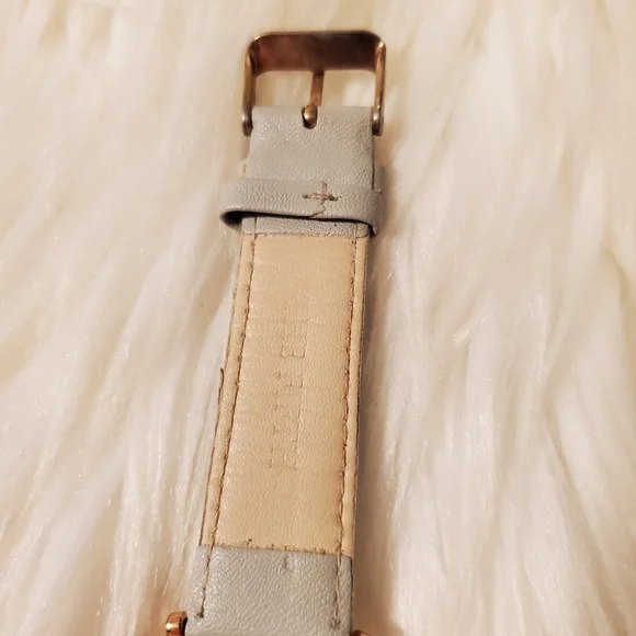 🎁3/$30 The Fifth Elegant Gray and Gold Watch GUC NEEDS NEW BATTERY - Picture 6 of 10